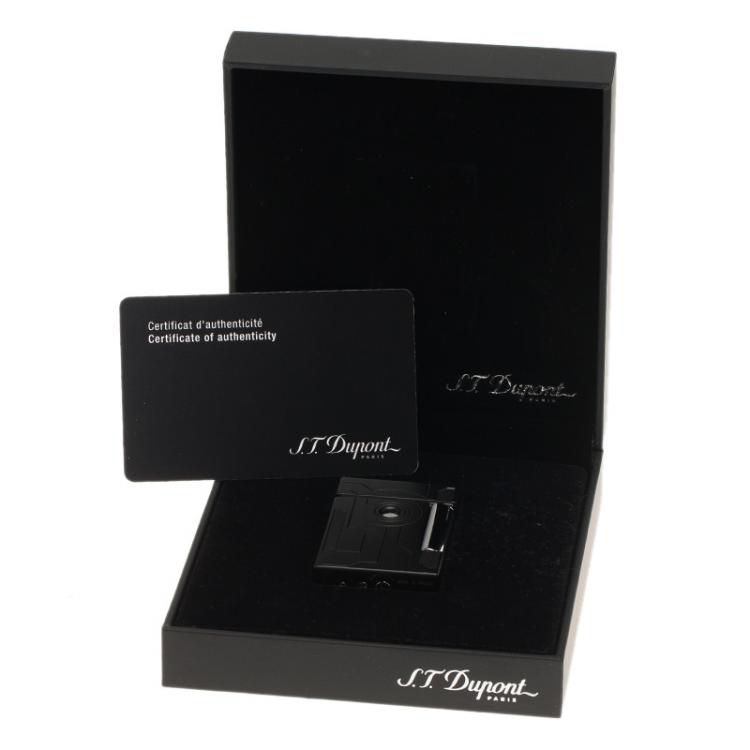 Pre Owned S.T. Dupont Black Lacquer Stainless Steel Classic Lighter