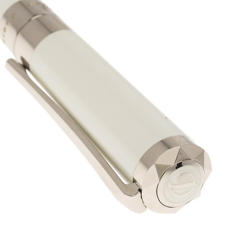 Pre Owned S.T. Dupont Liberte White Pearly Lacquer Palladium Finish Fountain Pen With 14k Gold Medium Nib