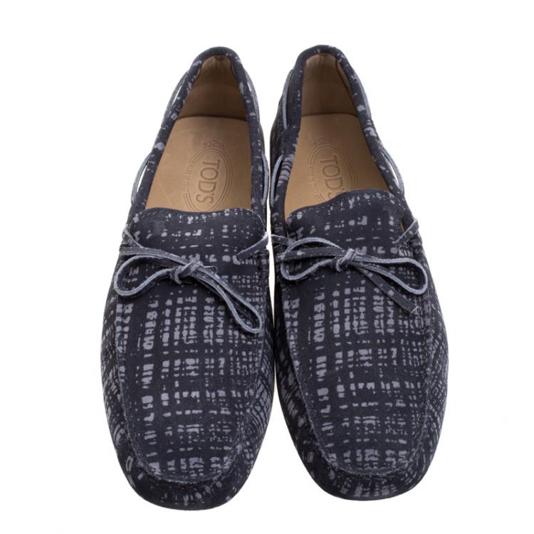مملوكة مسبقًا Tod's Grey Printed Suede Bow Loafers Size 44.5