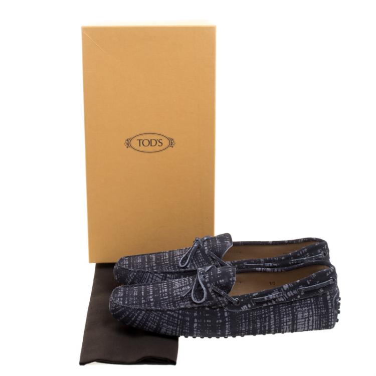 مملوكة مسبقًا Tod's Grey Printed Suede Bow Loafers Size 44.5