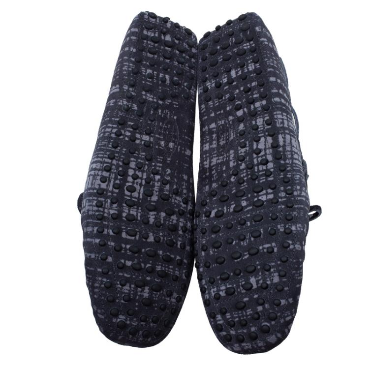 مملوكة مسبقًا Tod's Grey Printed Suede Bow Loafers Size 42.5