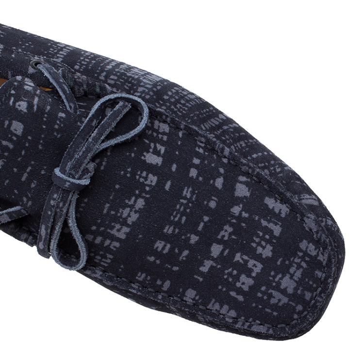 مملوكة مسبقًا Tod's Grey Printed Suede Bow Loafers Size 42.5