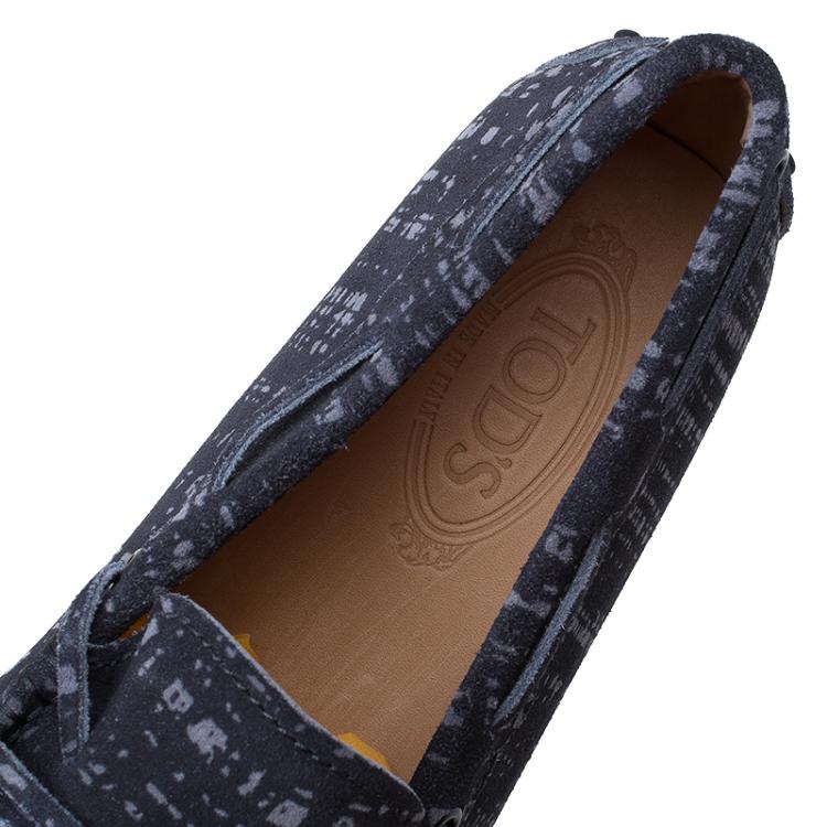 مملوكة مسبقًا Tod's Grey Printed Suede Bow Loafers Size 42.5