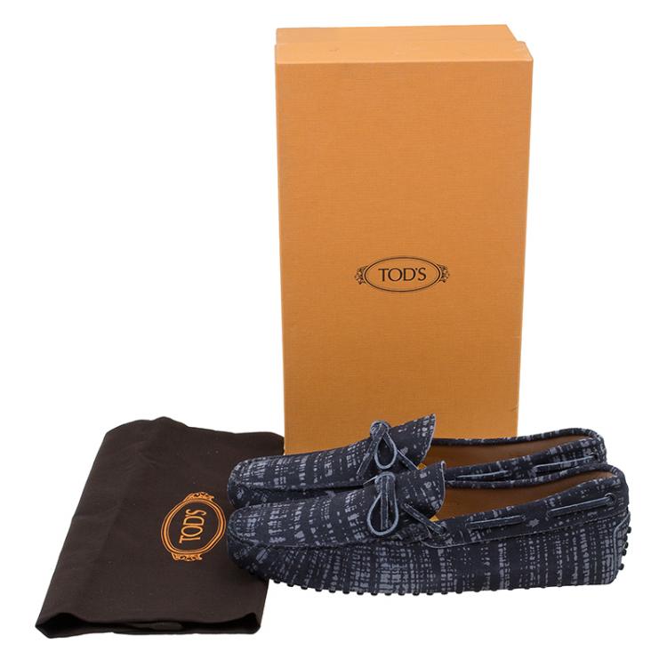 مملوكة مسبقًا Tod's Grey Printed Suede Bow Loafers Size 42.5