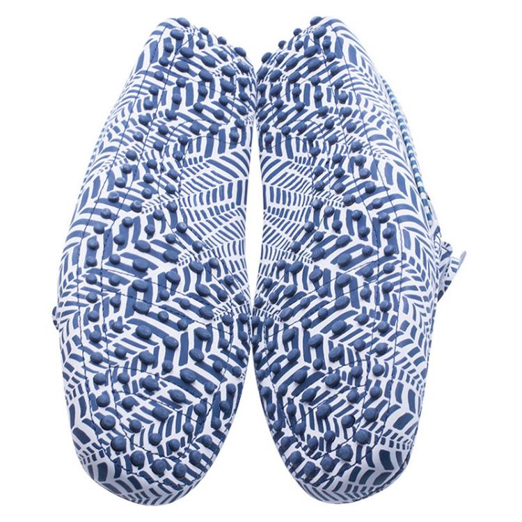 Pre Owned Tod's Blue and White Printed Leather Bow Loafers Size 43