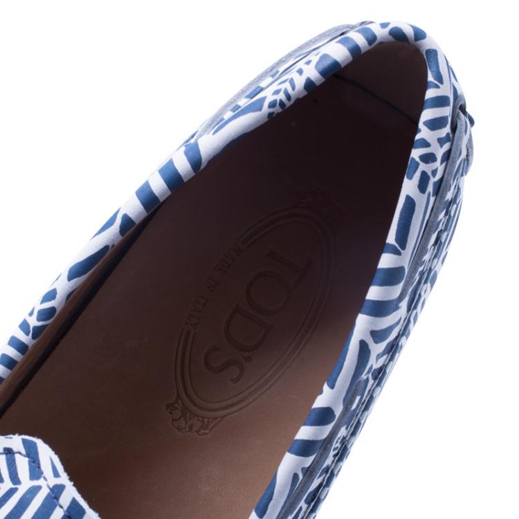 Pre Owned Tod's Blue and White Printed Leather Bow Loafers Size 43