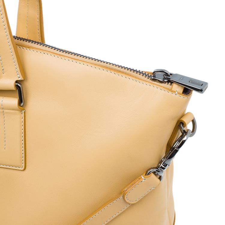 Pre Owned Tod's Nude Leather Double Striped Travel Bag
