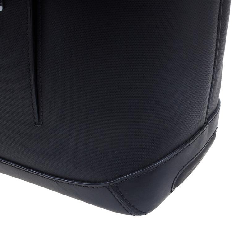 مملوكة مسبقًا Tumi Black Leather Formula T Compartment Bag
