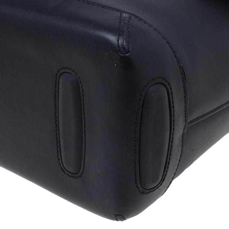 مملوكة مسبقًا Tumi Black Leather Formula T Compartment Bag