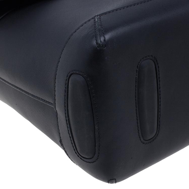مملوكة مسبقًا Tumi Black Leather Formula T Compartment Bag