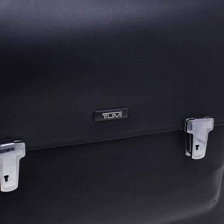 Pre Owned Tumi Black Leather Formula T Compartment Bag with Outer Compartment 