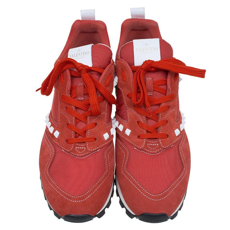 مملوكة مسبقًا Valentino Red Suede And Fabric Rockstud Sneakers Size 44