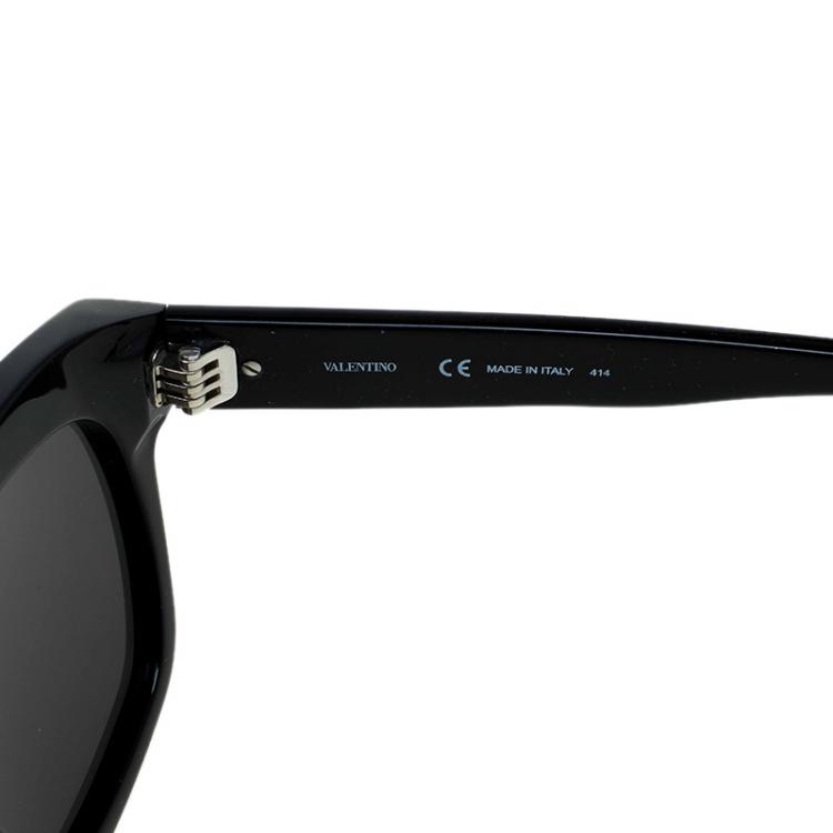 Pre Owned Valentino Black V703S Wayfarers