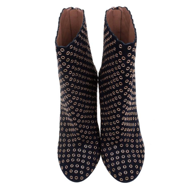 مملوكة مسبقًا Alaia Black Suede Eyelet Ankle Boots Size 38.5