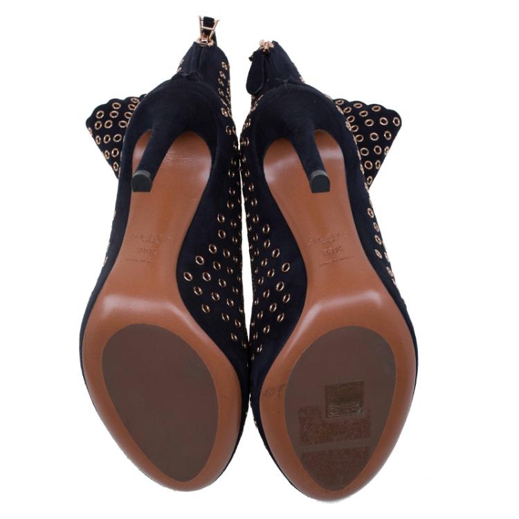 مملوكة مسبقًا Alaia Black Suede Eyelet Ankle Boots Size 38.5