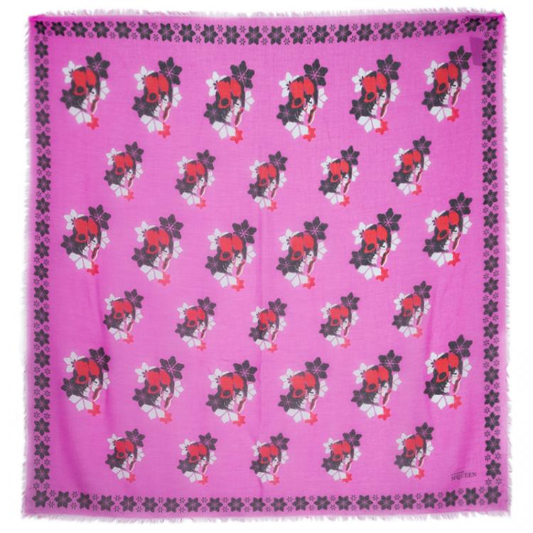 Pre Owned Alexander McQueen Pink Skull Printed Silk Square Scarf