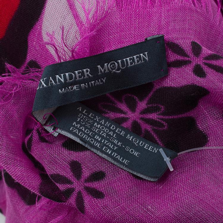 Pre Owned Alexander McQueen Pink Skull Printed Silk Square Scarf