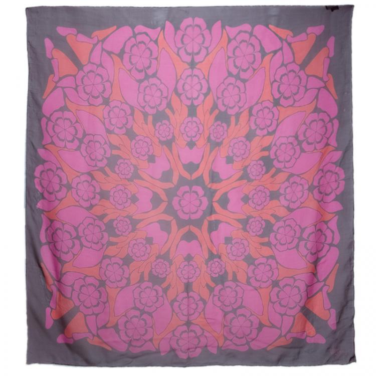 Pre Owned Alexander McQueen Red and Pink Chiffon Floral Print Square Scarf 