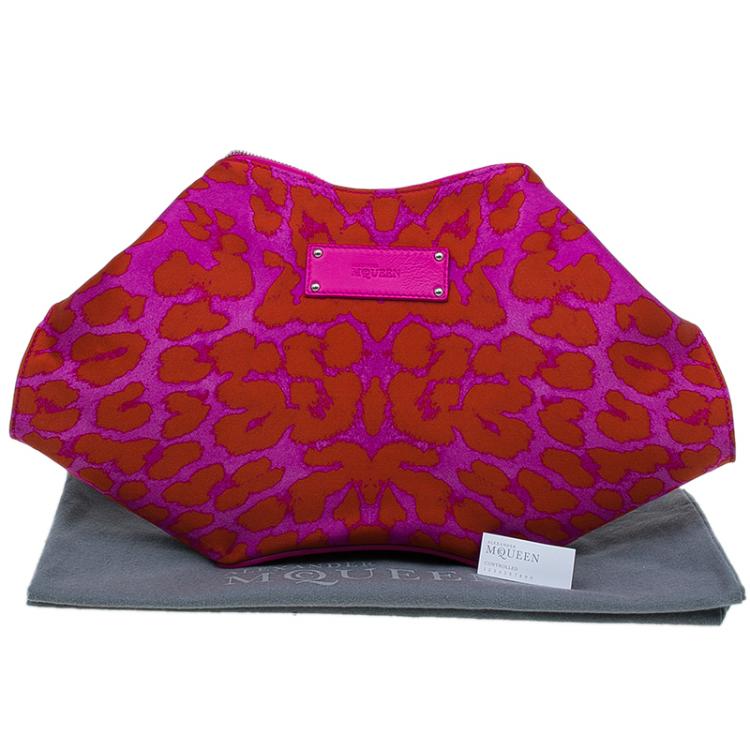 Pre Owned Alexander McQueen Red Leopard Print Satin Medium Floral De Manta Clutch