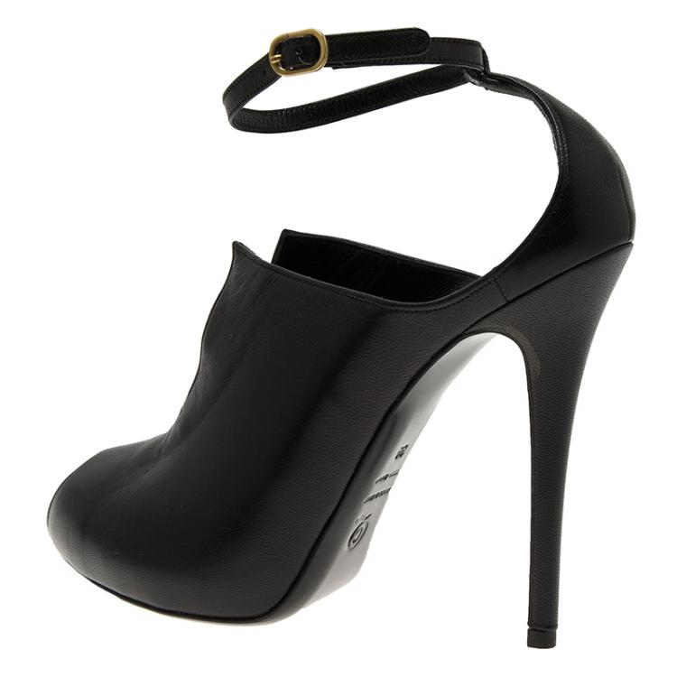 Pre Owned Alexander McQueen Black Leather Cutout Ankle Strap Booties Size 39