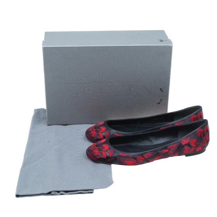 Pre Owned Alexander McQueen Red Tulip Embroidered Ballet Flats Size 41