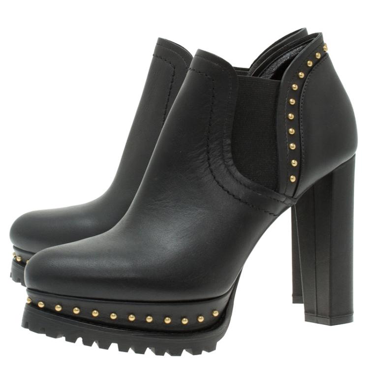 مملوكة مسبقًا Alexander McQueen Black Studded Platform Chelsea Ankle Boots Size 39