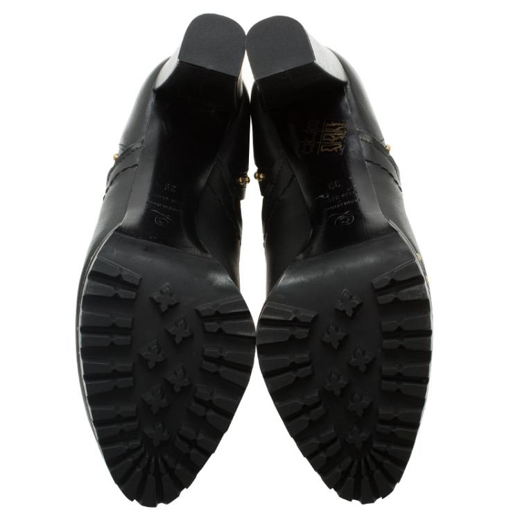 مملوكة مسبقًا Alexander McQueen Black Studded Platform Chelsea Ankle Boots Size 39