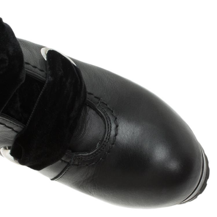 مملوكة مسبقًا Alexander McQueen Black Leather and Velvet Lace Up Platform Ankle Boots Size 38.5