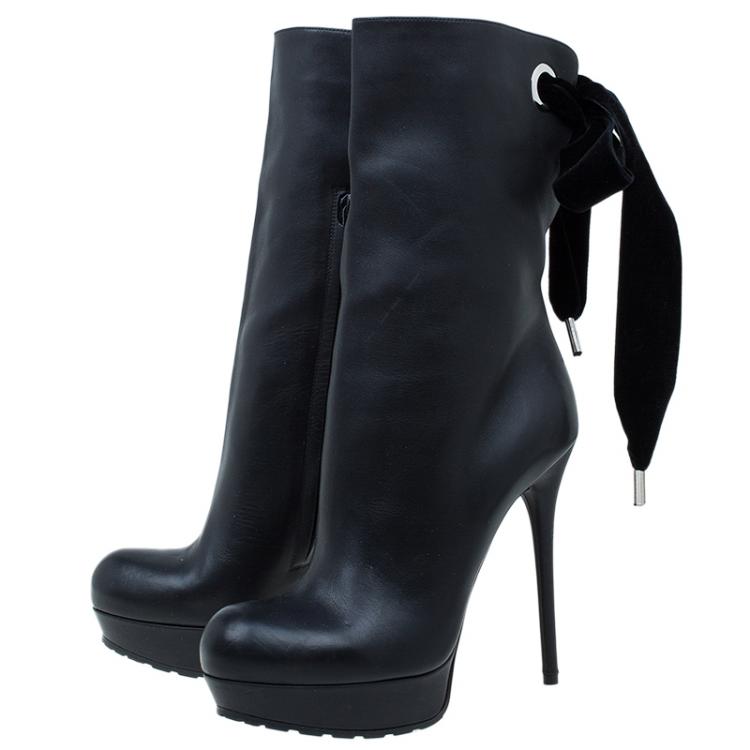 مملوكة مسبقًا Alexander McQueen Black Leather Bowtie Platform Ankle Boots Size 38.5