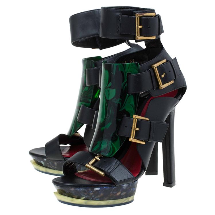 مملوكة مسبقًا Alexander McQueen Black Leather Plexi Plaque Strappy Platform Sandals 39