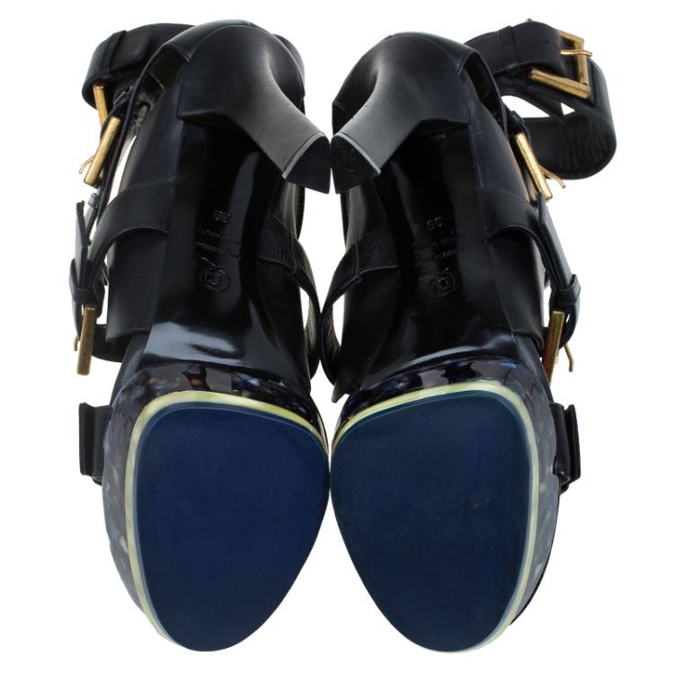 مملوكة مسبقًا Alexander McQueen Black Leather Plexi Plaque Strappy Platform Sandals 39