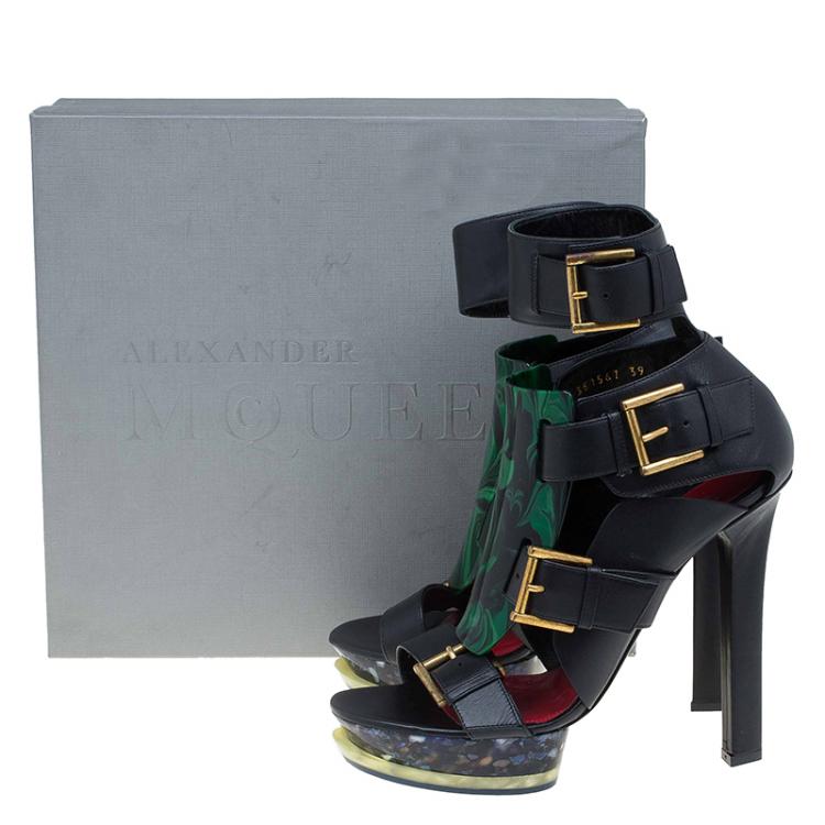 مملوكة مسبقًا Alexander McQueen Black Leather Plexi Plaque Strappy Platform Sandals 39