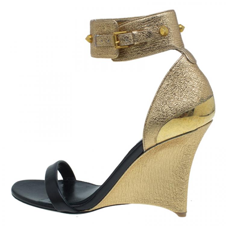 Pre Owned Alexander McQueen Black and Gold Leather Studded Wedge Sandals Size 37 