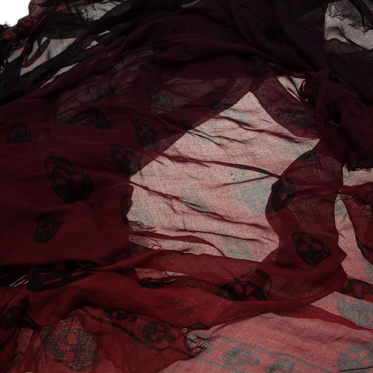 مملوكة مسبقًا Alexander McQueen Black and Red Cashmere and Silk Blend Skull Scarf