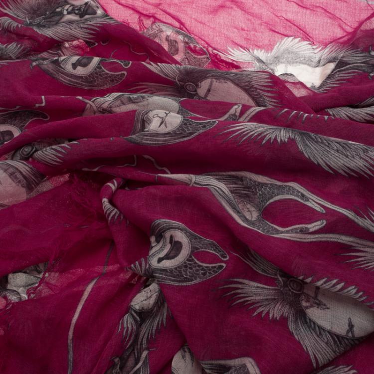 مملوكة مسبقًا Alexander McQueen Pink Skull Print Modal and Cashmere Square Scarf