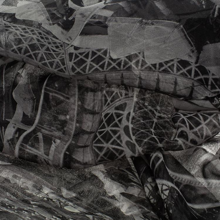 Pre Owned Alexander McQueen Grey Printed Silk Square Scarf