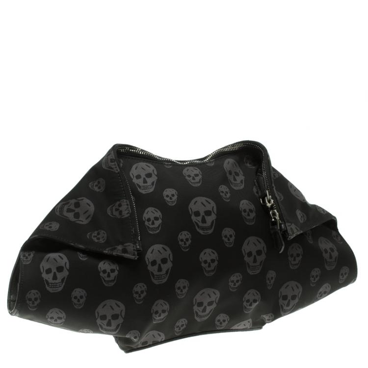 مملوكة مسبقًا Alexander Mcqueen Black Skull Print Nylon De Manta Clutch