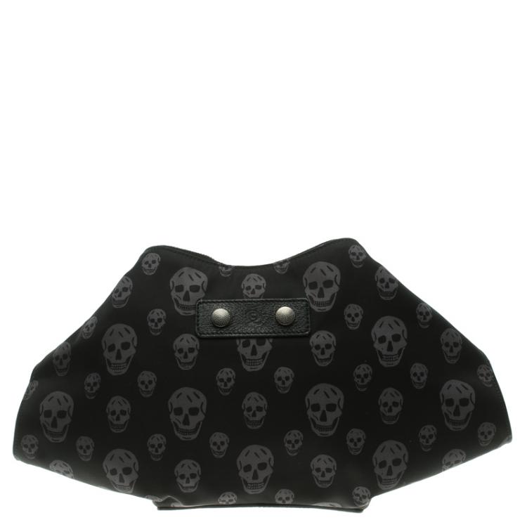 مملوكة مسبقًا Alexander Mcqueen Black Skull Print Nylon De Manta Clutch