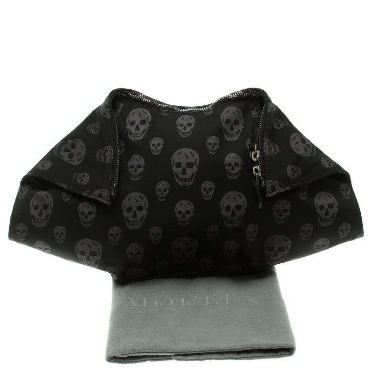 مملوكة مسبقًا Alexander Mcqueen Black Skull Print Nylon De Manta Clutch