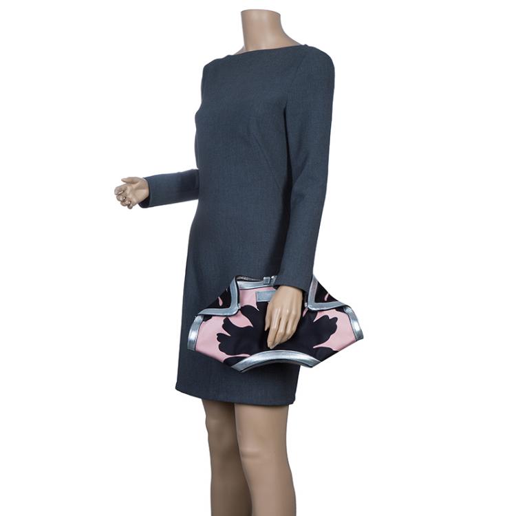 مملوكة مسبقًا Alexander McQueen Black/Pink Satin Medium Floral De Manta Clutch