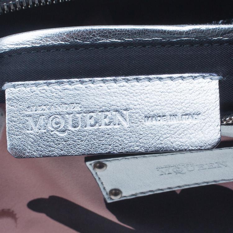 مملوكة مسبقًا Alexander McQueen Black/Pink Satin Medium Floral De Manta Clutch