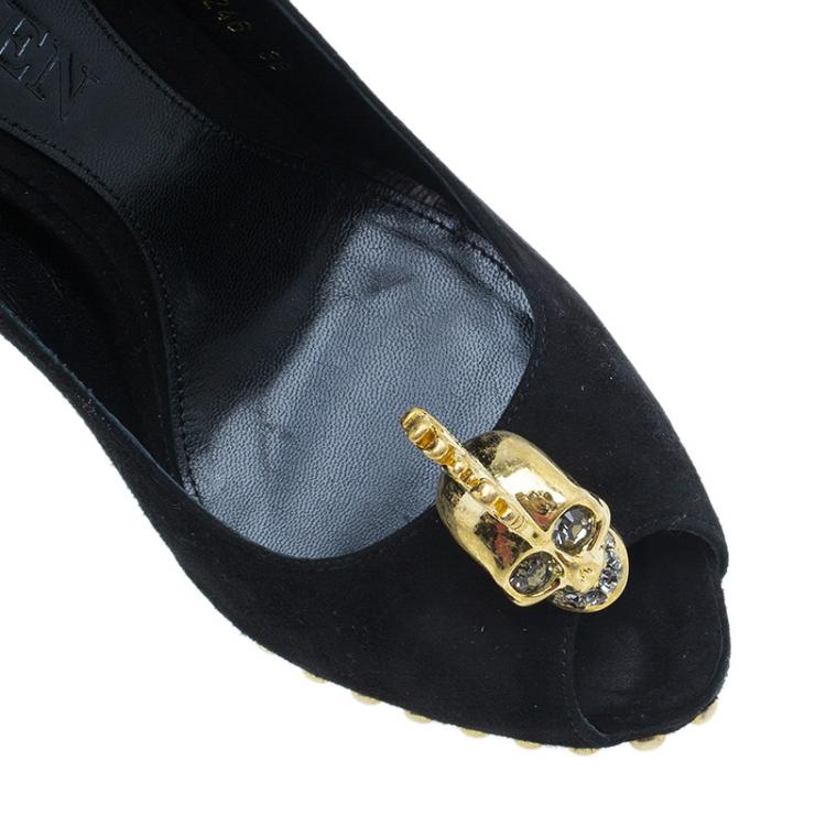 Pre Owned Alexander McQueen Black Suede Skull Embellished Peep Toe Pumps Size 38
