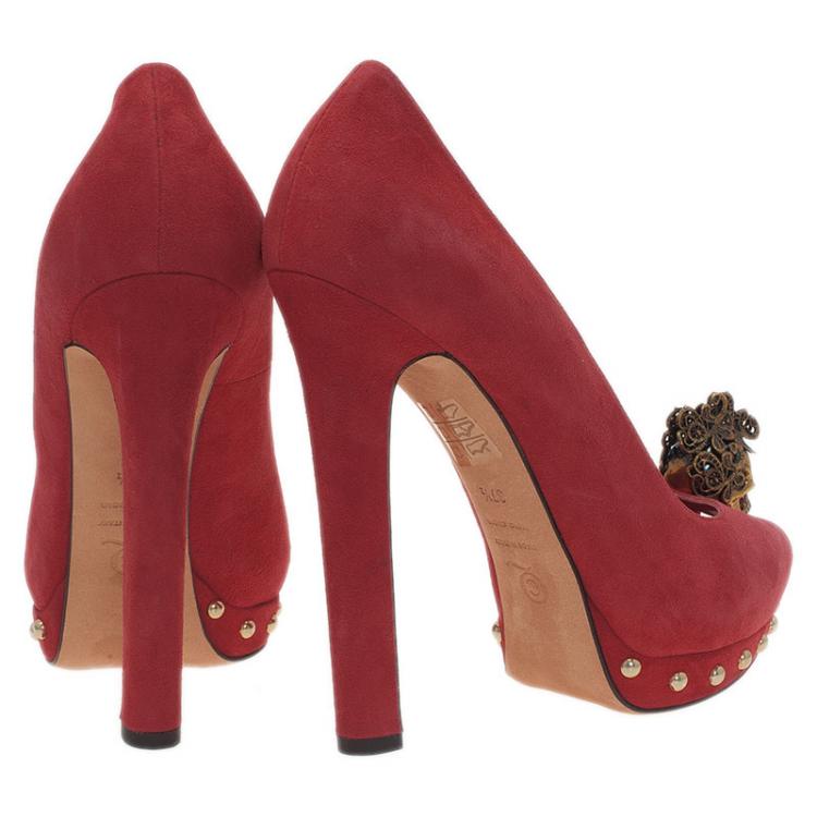 Pre Owned Alexander McQueen Red Suede Skull Embellished Platform Pumps Size 37.5 