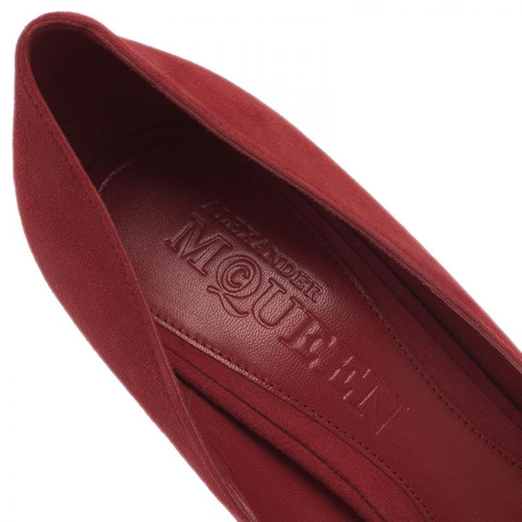 Pre Owned Alexander McQueen Red Suede Skull Embellished Platform Pumps Size 37.5 