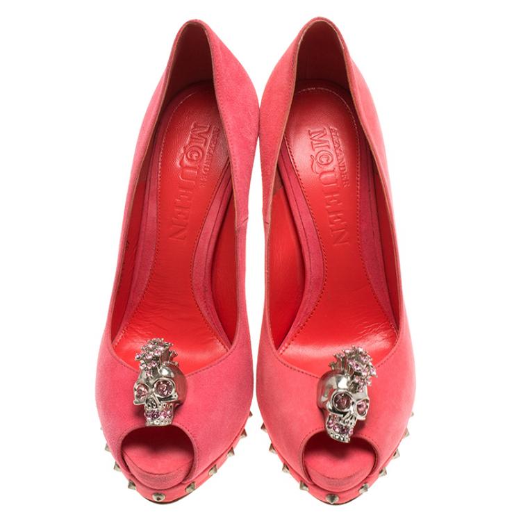 Pre Owned Alexander McQueen Baby Pink Suede Skull Embellished Peep Toe Platform Pumps Size 37