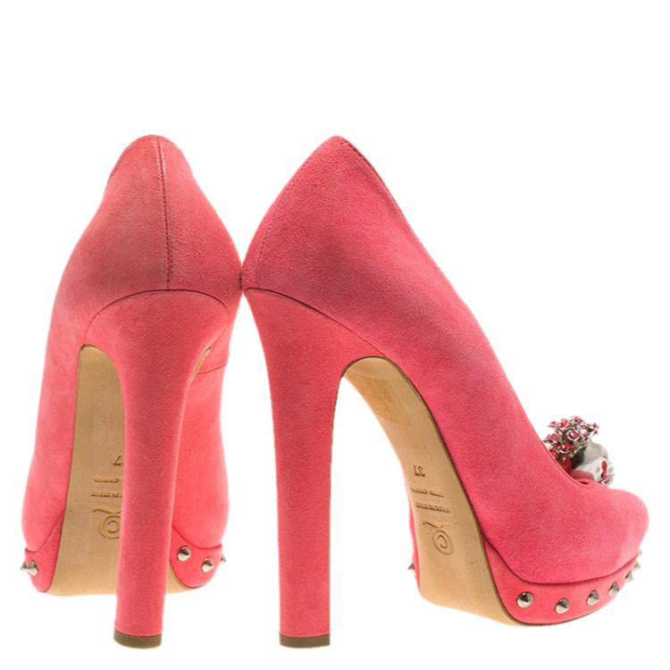 Pre Owned Alexander McQueen Baby Pink Suede Skull Embellished Peep Toe Platform Pumps Size 37
