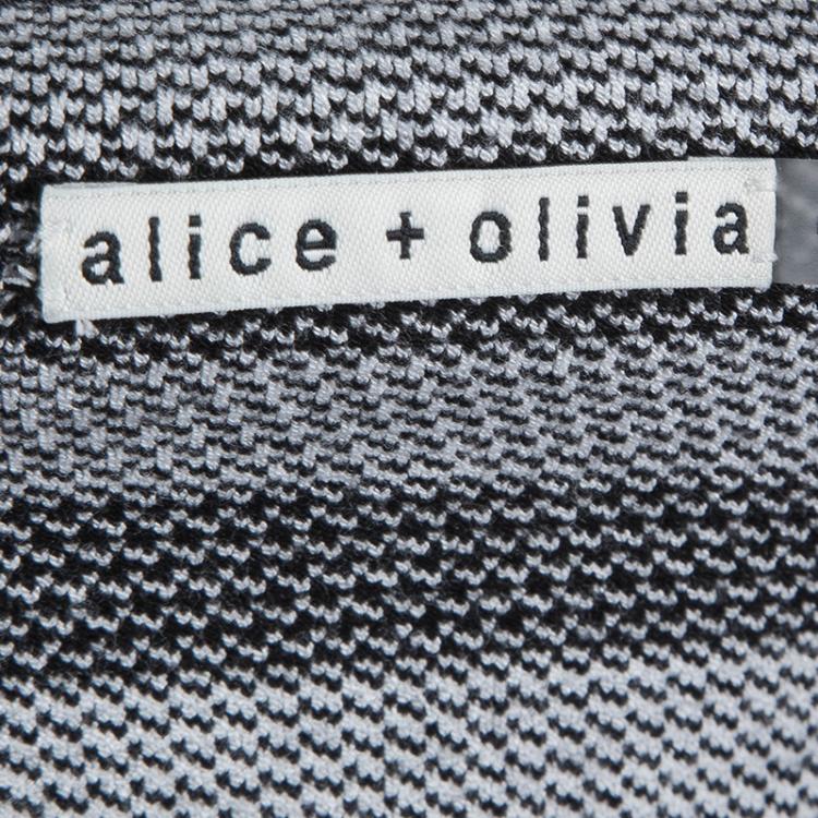 Pre Owned Alice +Olivia Monochrome Striped Rib Knit Cropped Top M