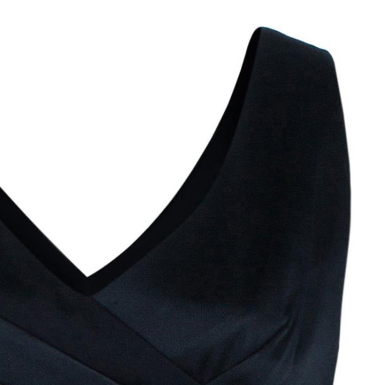 Pre Owned Armani Collezioni Black Sleeveless Silk Gown L