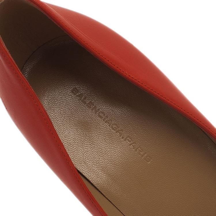 Pre Owned Balenciaga Red Leather Pointed Toe Pumps Size 39