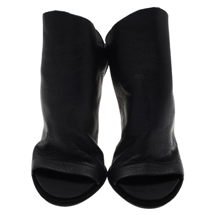 Pre Owned Balenciaga Black Leather Glove Sandals Size 40